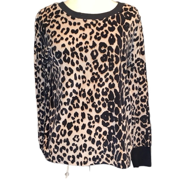 Betsey Johnson Tops - Betsey Johnson blouse faux velvet long sleeve crewneck animal print size small